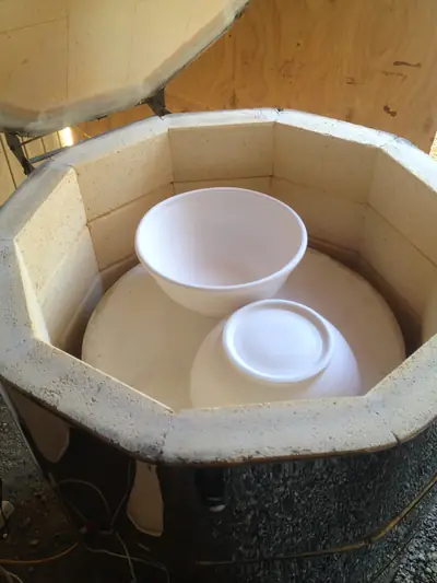Loaded. A load of white ware in the kiln.